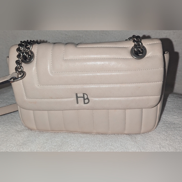 henri bendel Handbags - Henri Bendel 712 Cream Quilted Shoulder Bag with Silver Chain
